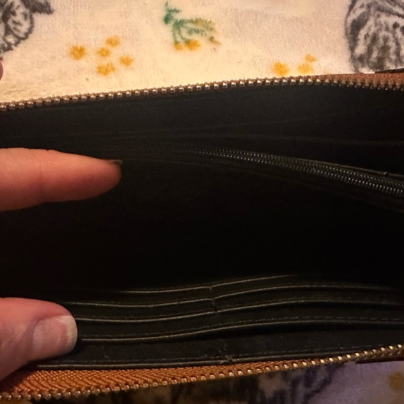 Guess Wristlet - Picture 7 of 7